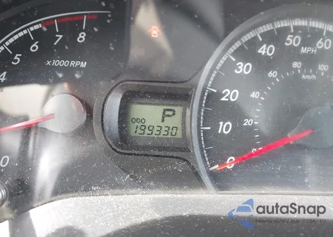 2014 Toyota Sienna Le V6 8 Passenger z USA, uszkodzony, nr VIN 5TDKK3DC4ES491220